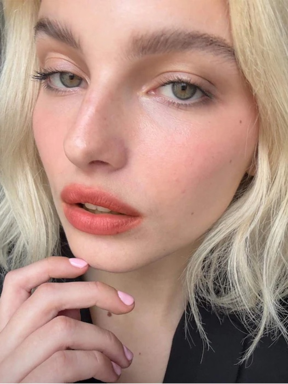 VIOLETTE_FR Bisou Balm Sheer Matte Lipstick Betise - Picture 8 of 9